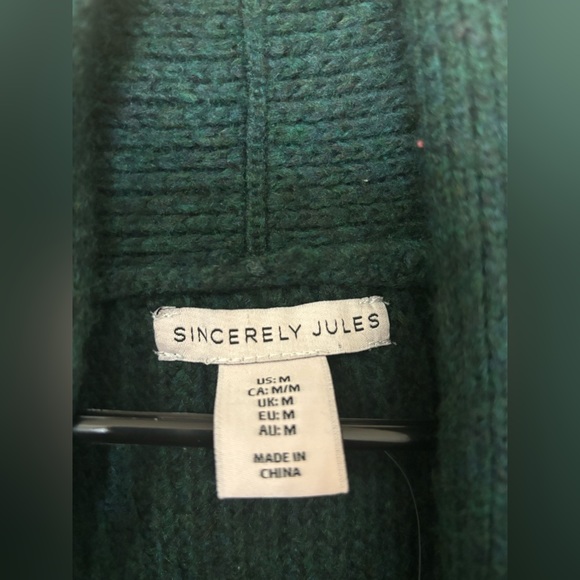 NWT- Sincerely Jules Dark Green Long Cardigan Sweater. Size Medium. - Picture 3 of 8